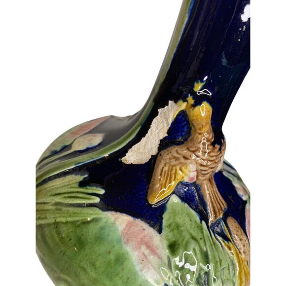 Antique Majolica Hummingbird Vase 8.5 Inch Cobalt Chips - Picture 11 of 11